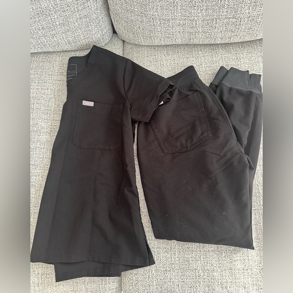 Figs Jogger Set - Picture 3 of 3